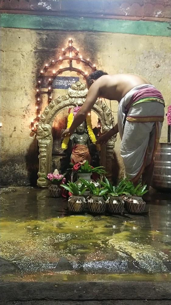 thirukoteshwar-temple-theipirai-astami-poojai